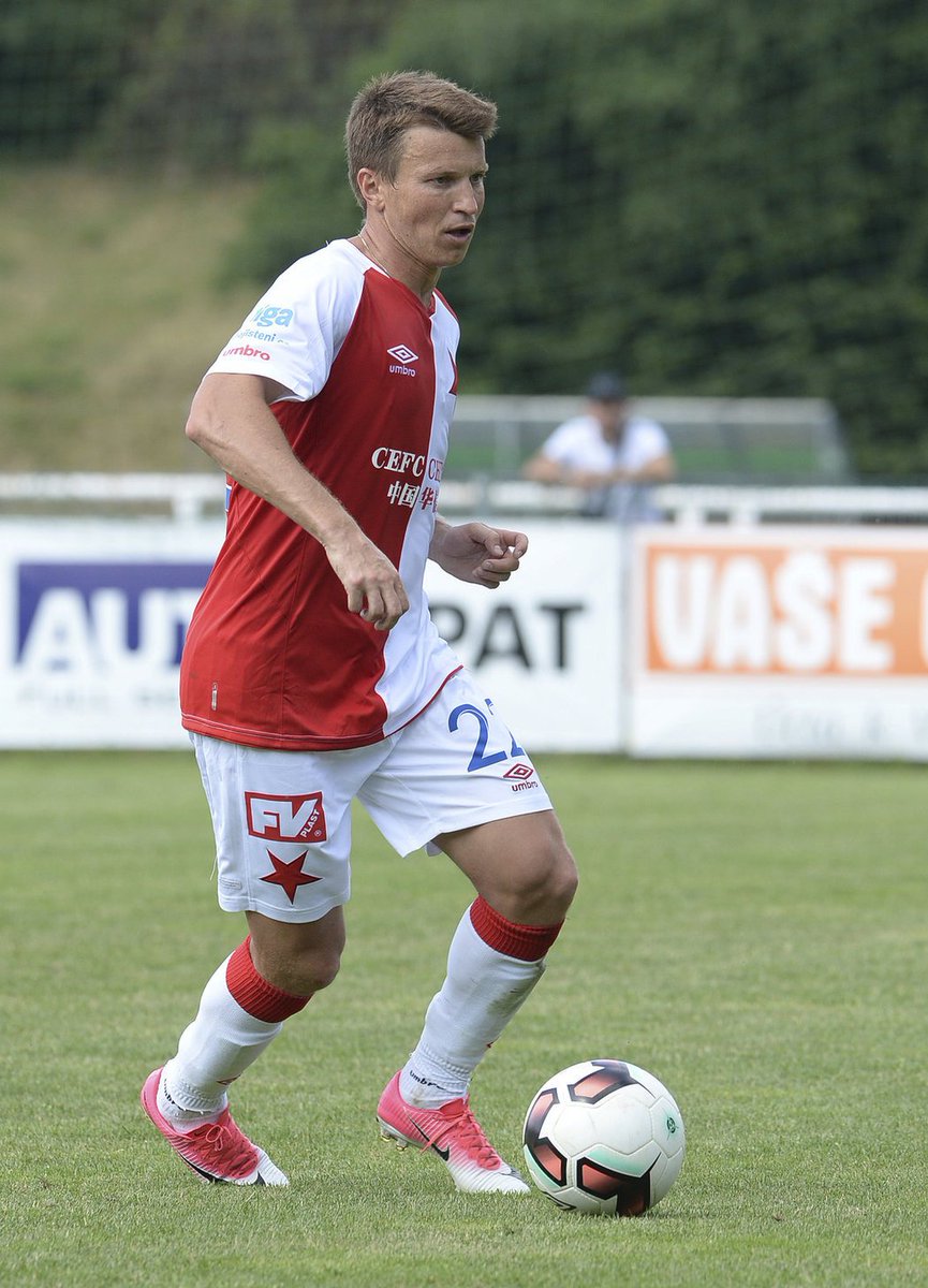DanyHorys's tweet photo. @_sashole_ Však třeba já vás tak neberu, když se řekne Ukrajina, tak já si vybavím našeho Ruslana😊👍🔴⚪ #RuslanRotan #jetoborec #vynikajicifotbalista https://t.co/Vuexs6dgSC