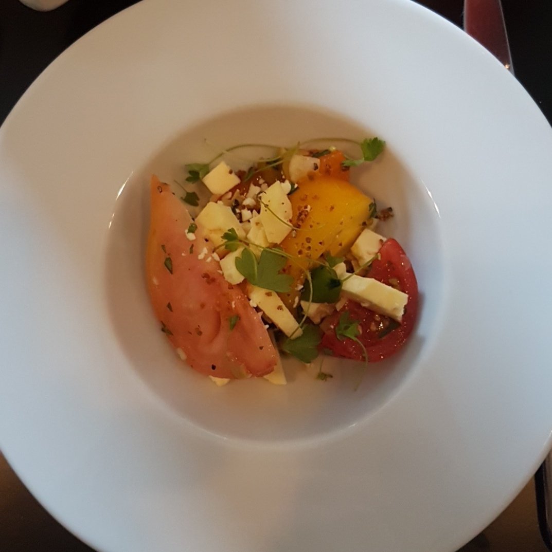 AkeandHumphris's tweet image. Bloody 'ell it's good.
Heirloom tomatoes with a @YorkshireGin Bloody Mary.
I can feel myself curing the hangover already!
#YorkshireDay