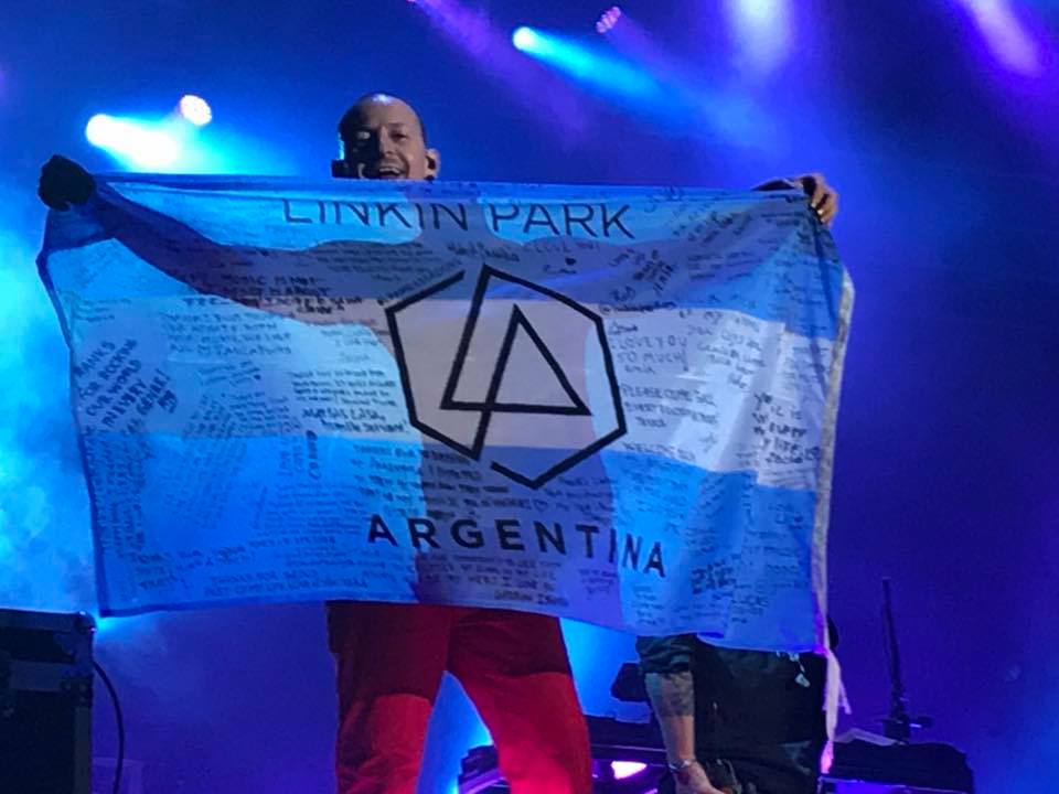 chechuluzardo's tweet photo. El último recital de @linkinpark  en Argentina con mis amores..@WeAreLinkinPark #LPFanCorner  @mikeshinoda @ChesterBe @joehahnLP @phoenixlp https://t.co/FbckbSDQA2