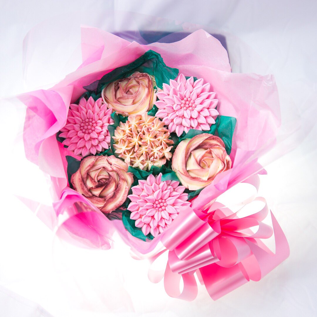 Pandibakes's tweet photo. @poppyscupcakes One of my favourite ones I have made ๐#bakinghour https://t.co/esfPtcBTXz