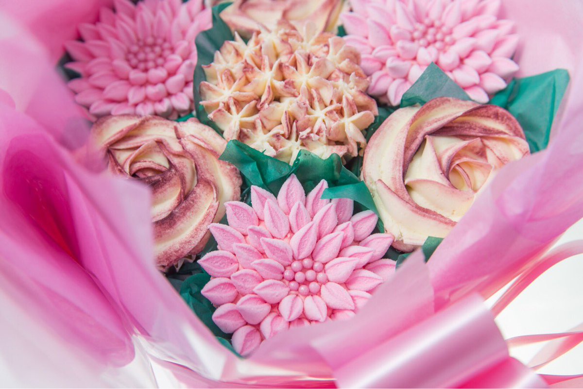 Pandibakes's tweet photo. @poppyscupcakes One of my favourite ones I have made ๐#bakinghour https://t.co/esfPtcBTXz
