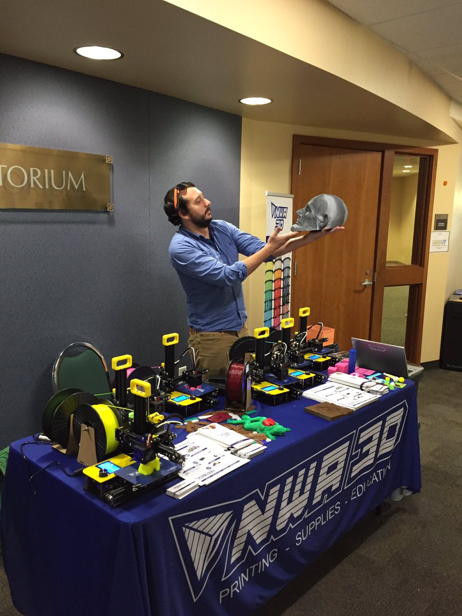 mmsdtechcoaches's tweet image. Thank you Drew @NWA3D for coming to Power Up, showing off your 3D printers, and even giving one away! #MMSDPowerUp2017