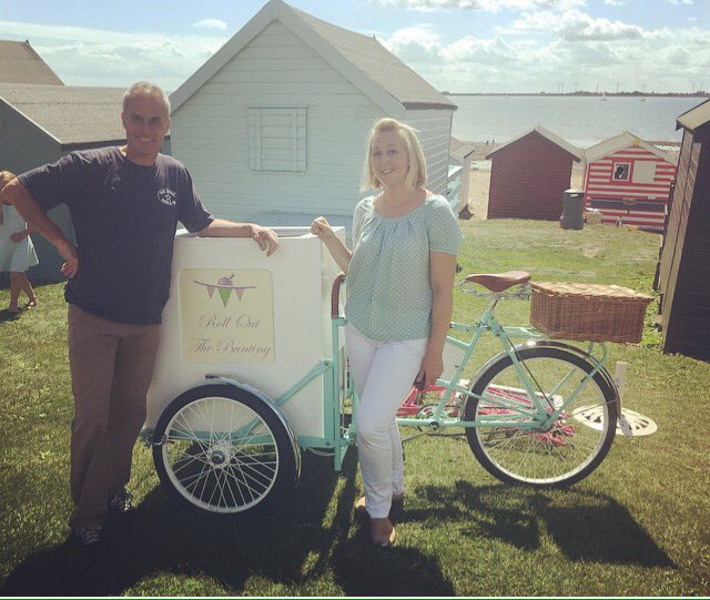 Met the nicest guy in showbiz today with Bertie bike 🍦thanks <a href="/philvickerytv/">Phil Vickery</a> ice creams for <a href="/thismorning/">This Morning</a> <a href="/ITV/">ITV</a> #vintage #icecreambike #mersea