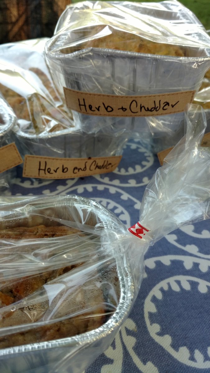 HburgMarket's tweet image. Vendor of the Week: Susannah of Easy-H-Acres. She sells all natural dog treats and a variety of zucchini breads!