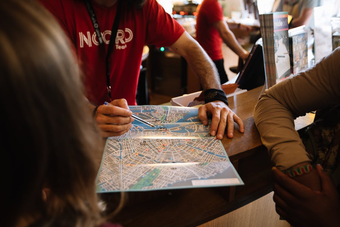 iPiApp's tweet image. We're here to help you stay off the beaten, paper mapped, tour guide-led path.