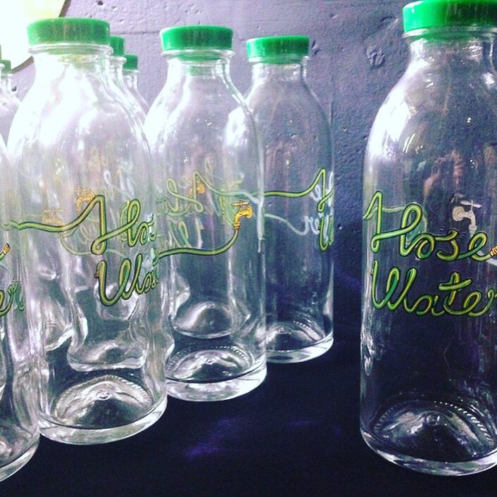 FaucetFace's tweet image. #ClimateDayLA was about implementing solutions to climate change. Everyone enjoyed fresh, cold water from a #FaucetFace refilling station!