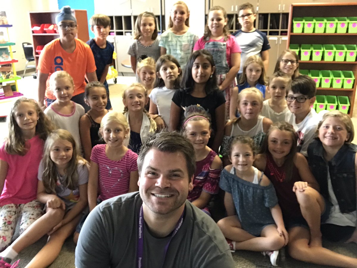 PREmosbey's tweet photo. Our first group photo together. Excited for a great school year. #PRE1718 https://t.co/JLLV106PXx