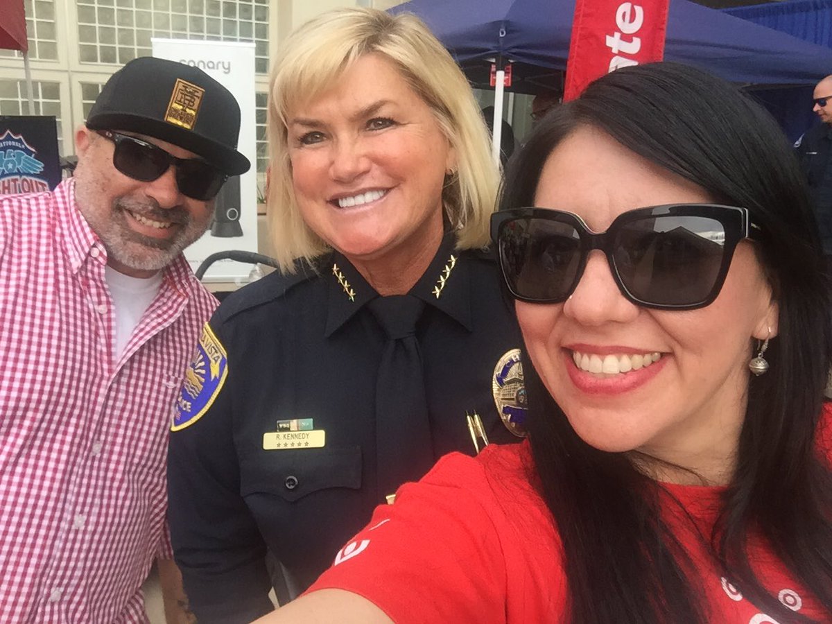 Awesome time at #NationalNightOutAgainstCrime #NationalNightOut with the CVPD Chief! <a href="/JGyllenhammer/">John Gyllenhammer</a> <a href="/bcormalis/">Barbara Mari</a> <a href="/SM_Rion/">Simone Rion</a>