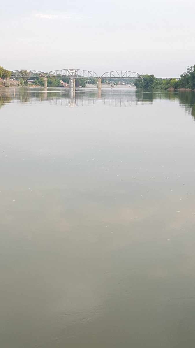 bcrawford's tweet photo. Railroad bridge over the Cumberland River in downtown Clarksville, TN at #RTATIEGRADING2017 https://t.co/GGHQl6rjDQ