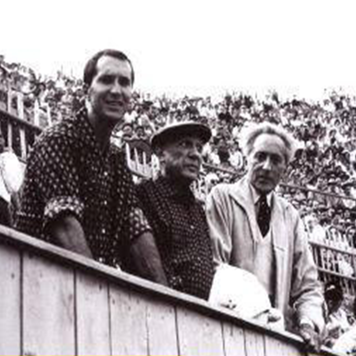 TorosUnicable's tweet photo. #ParaElRecuerdo El pinto Pablo Picasso, junto a Luis Miguel Dominguín y Jean Cocteau en la plaza de toros de Arles https://t.co/XgL8YDnsN3