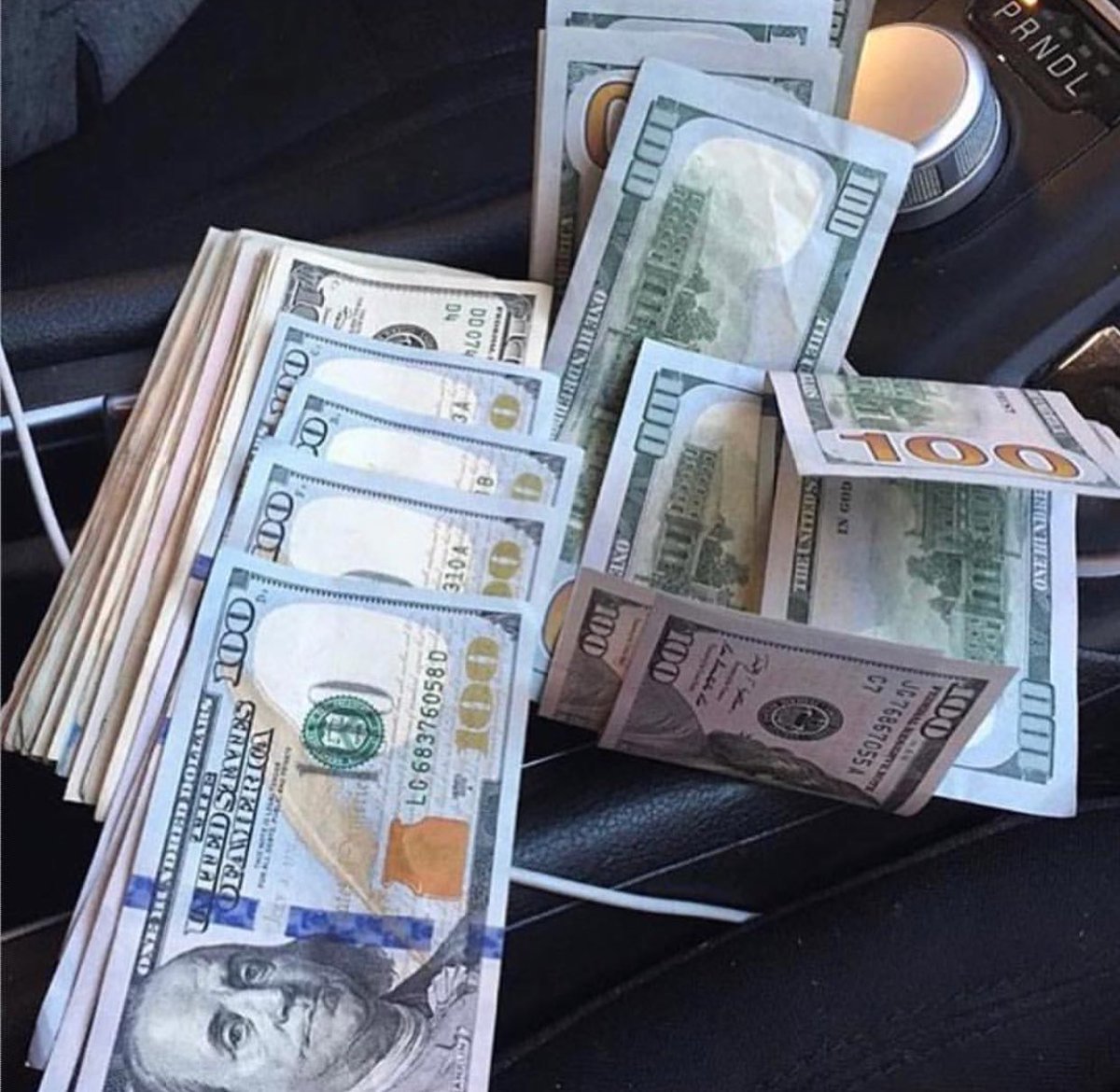 3301Bosss's tweet photo. Who's tryna make some extra cash ? $2-3k next day ! 🤑 Hit me up https://t.co/v2gOW6aAAi