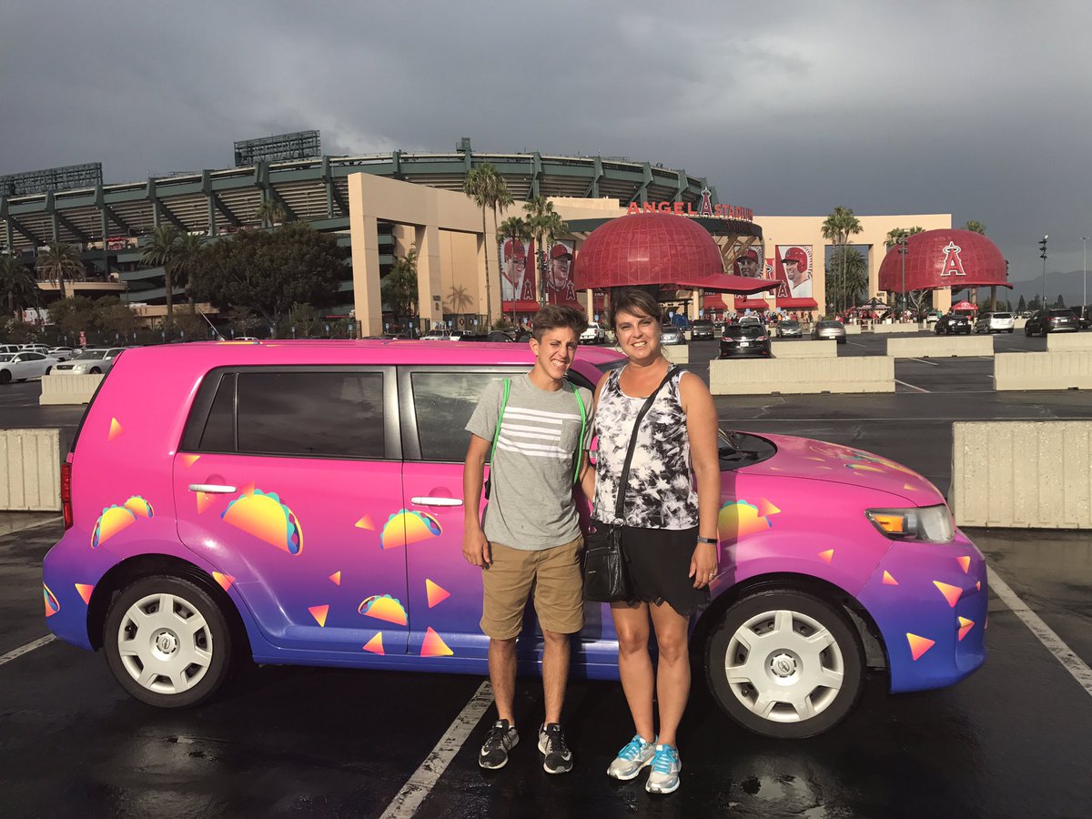 HeidiMacy's tweet photo. Our lyft driver to Angels Stadium is 1/10 Orange County drivers testing #tacomode for Taco Bell! https://t.co/FtkmrDGwMb