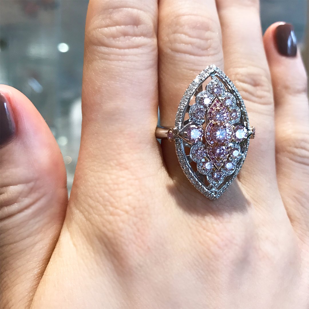 Our breathtaking Chantilly Diamond Ring exudes graceful charm and enviable poise. Tag someone who’d love this beautiful bespoke piece.