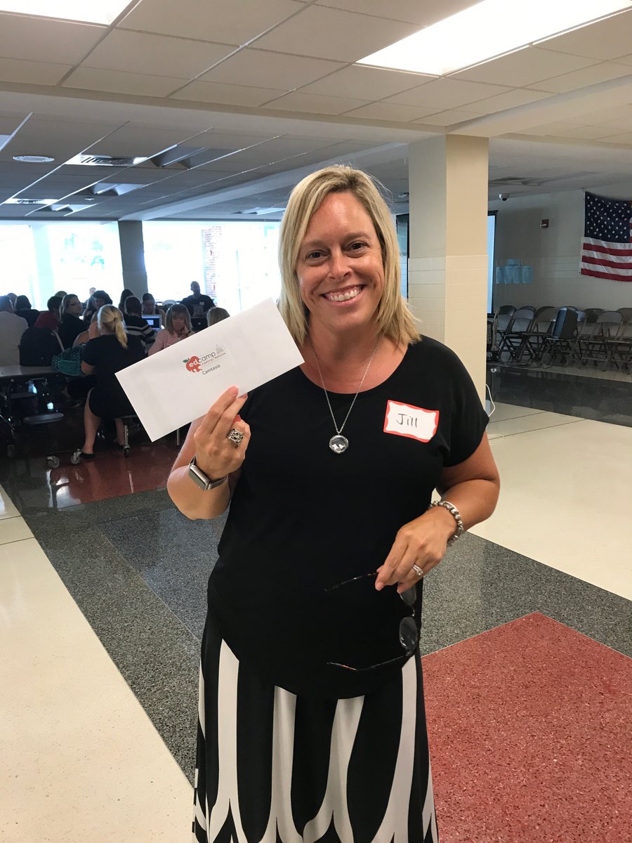 edcampCR's tweet photo. @TechSmith Thank you TechSmith from a few of our winning participants of @Camtasia and @Snagit at #EdcampCR! https://t.co/HW4pmqNAyT