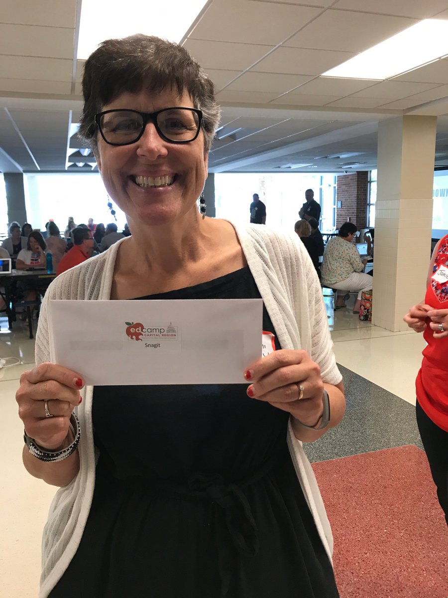 edcampCR's tweet photo. @TechSmith Thank you TechSmith from a few of our winning participants of @Camtasia and @Snagit at #EdcampCR! https://t.co/HW4pmqNAyT