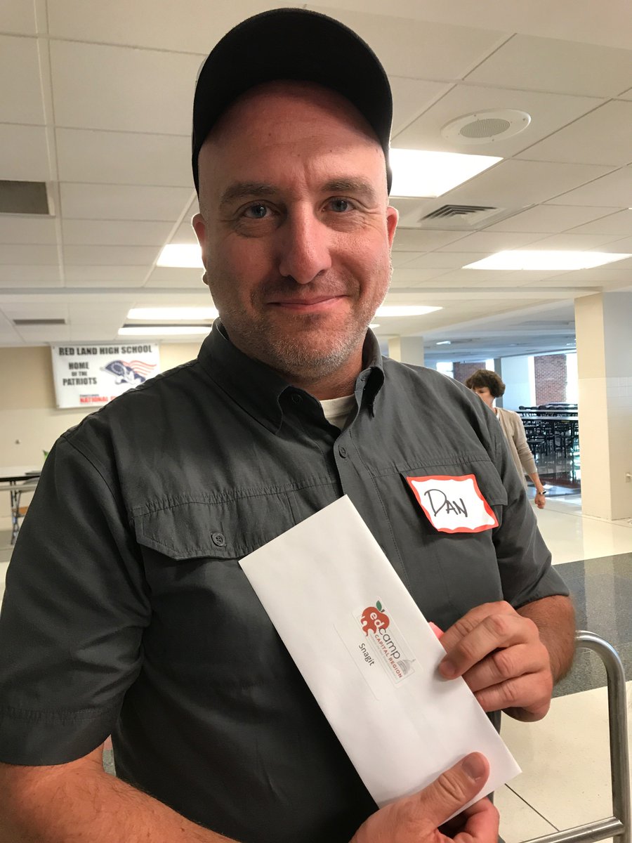 edcampCR's tweet photo. @TechSmith Thank you TechSmith from a few of our winning participants of @Camtasia and @Snagit at #EdcampCR! https://t.co/HW4pmqNAyT