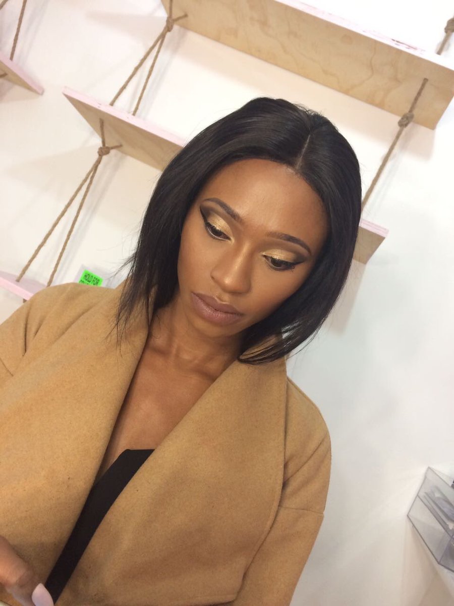 Phiwe_Mosiane's tweet photo. #LadiesWithMakeUp highlight poppin'. ✨✨✨ https://t.co/KwJXmabVDM
