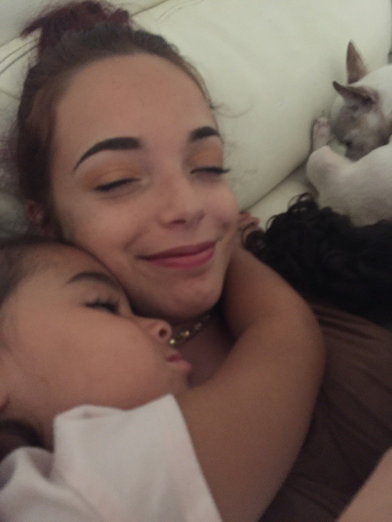 MariaGo58463876's tweet image. Twins