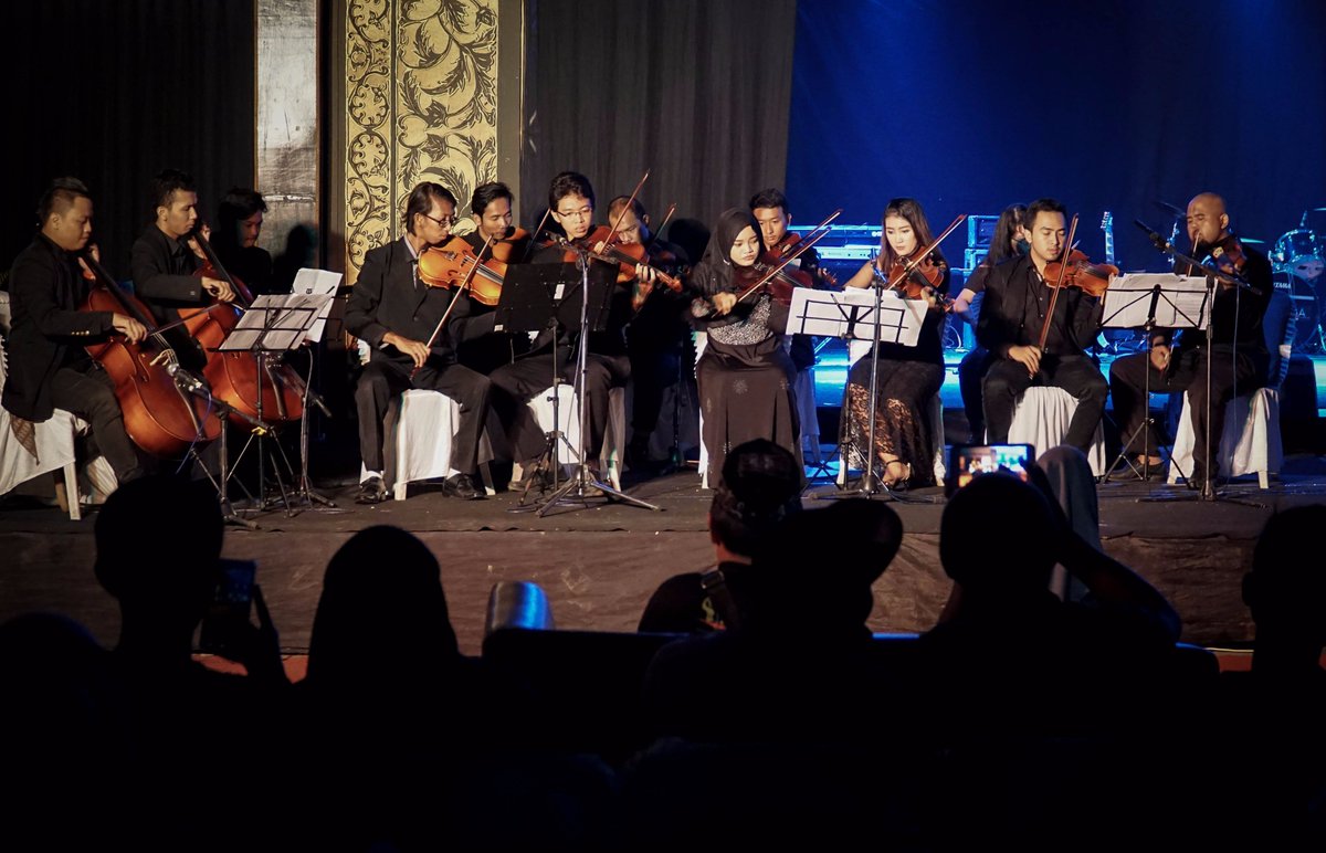 bangyoss007's tweet photo. Pagelaran musik PAF #1
Pekalongan music chamber https://t.co/JVAJXpIZZP