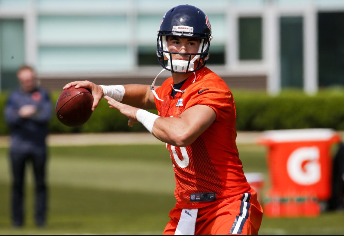 Draftshot's tweet image. Good pre season Guide To Winning Preseason #NFL Daily Fantasy by @donnielaur
goo.gl/HKHpi3
#draftshot