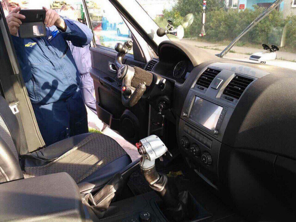 autodocru's tweet photo. Наши ученые изобрели первый в мире летающий автомобиль на базе UAZ Patriot.
типичные новости от БлаБлаТВ
#autodocfun #russiantuning #autodoc https://t.co/sosPghLbVo