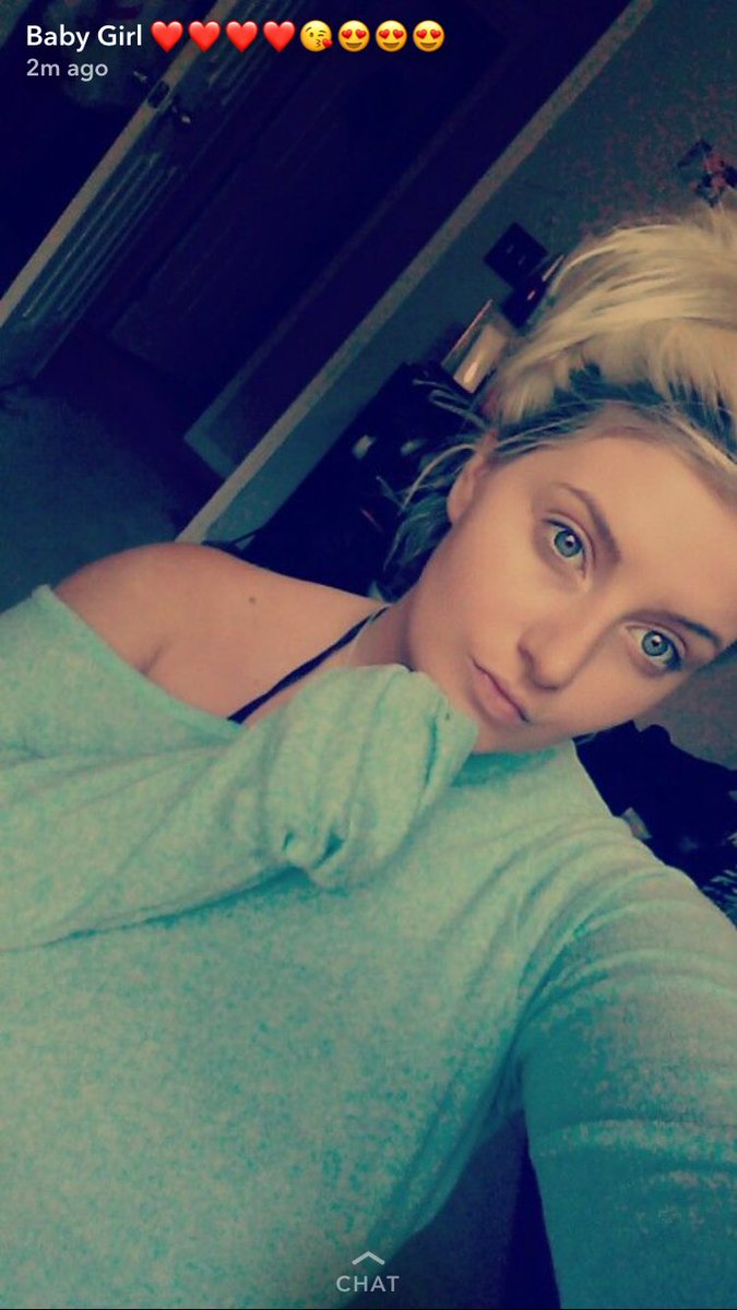 GrunerJacob's tweet photo. Holy fucking shit my baby is so beautiful. Posted this on her story and I'm so in love  😍😍😍😍 I'm the luckiest man in the world @lxsgreen825 https://t.co/T5jt6YLezN