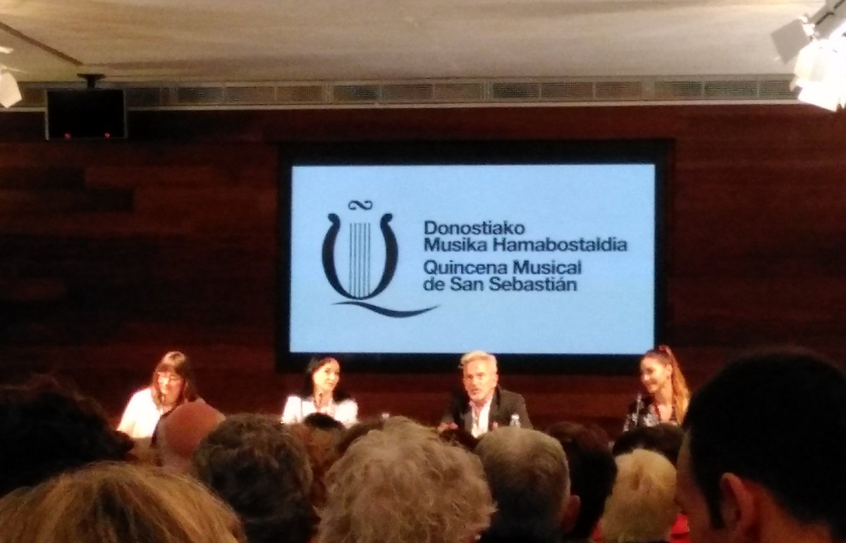 JeannetteEDiaz's tweet image. Empezando la @QuincenaMusical en el encuentro sobre "Carmen" con #VictorUllate #MarlenFuerte y #LuciaLacarra en @santelmomuseoa #78quincena