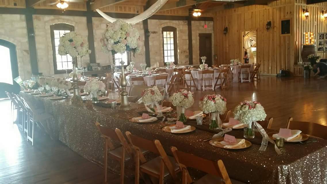 AMLinenRental's tweet photo. Champagne Glitz Sequin Linens will provide your event with some flair.

https://t.co/mUhsA0kSNb

#amlinen #wedding #sequin #sequintablecloth https://t.co/HaSjlnGvcV