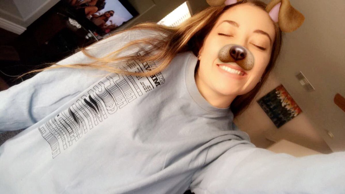 saraAZmendes's tweet photo. ✨ILLUMINATE✨ https://t.co/28lE6HGp9k