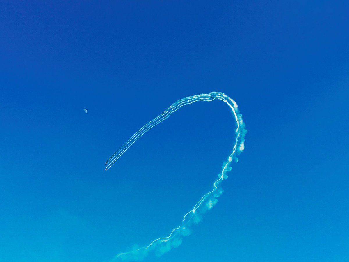 dianaciorba's tweet image. Air fun. #loop #skyrace #pilotfun