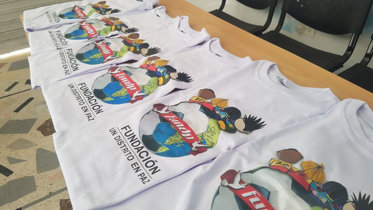 HectorHMontoyaC's tweet photo. El fútbol es un deporte que une a la comunidad, que genera alegría y paz, así lo refleja el logotipo de la Fundación Un Distrito en Paz https://t.co/ZcpxVFgal1