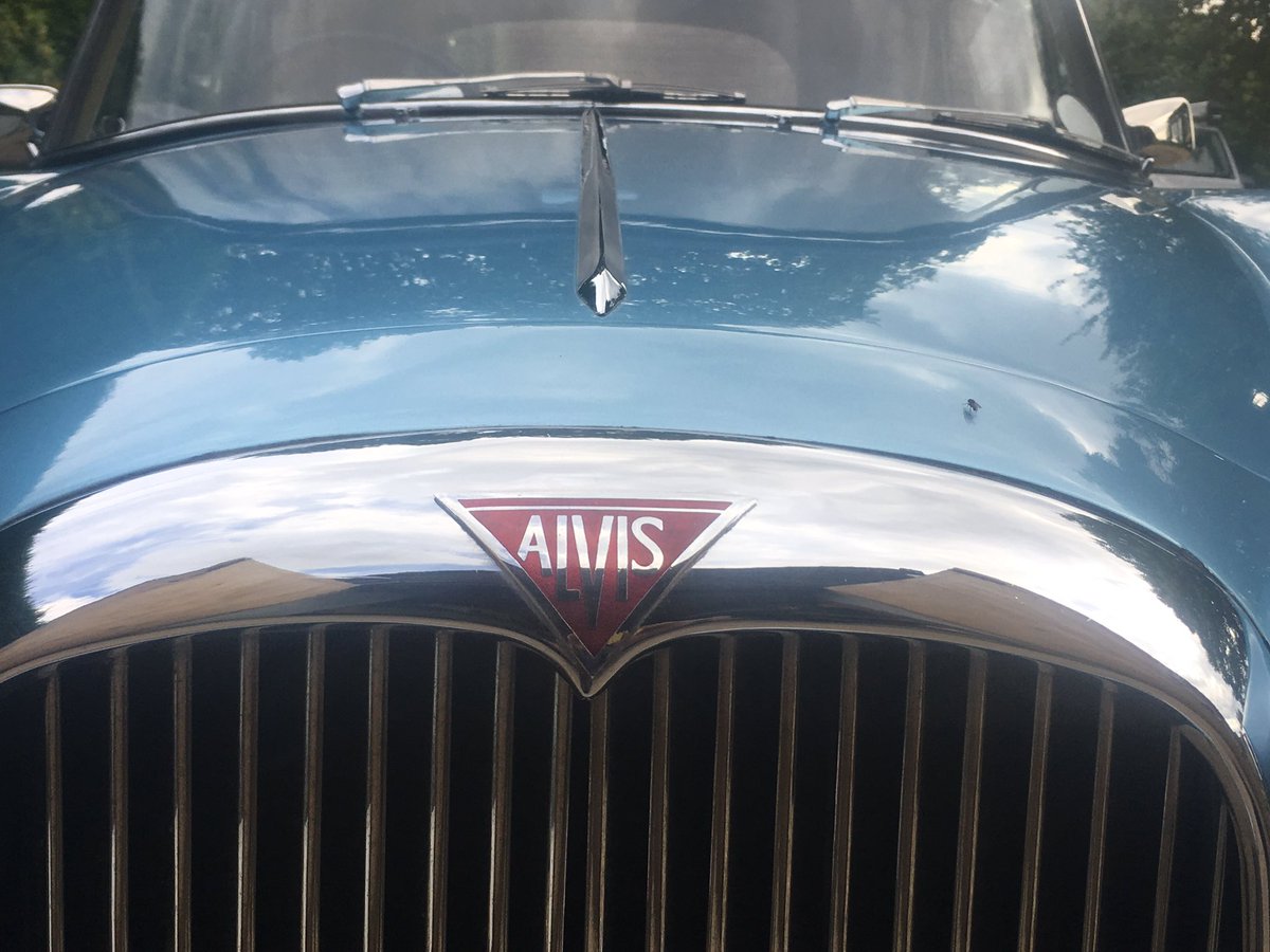 #Alvis has its original HMV radio, just got to make it work😉🙏🏻