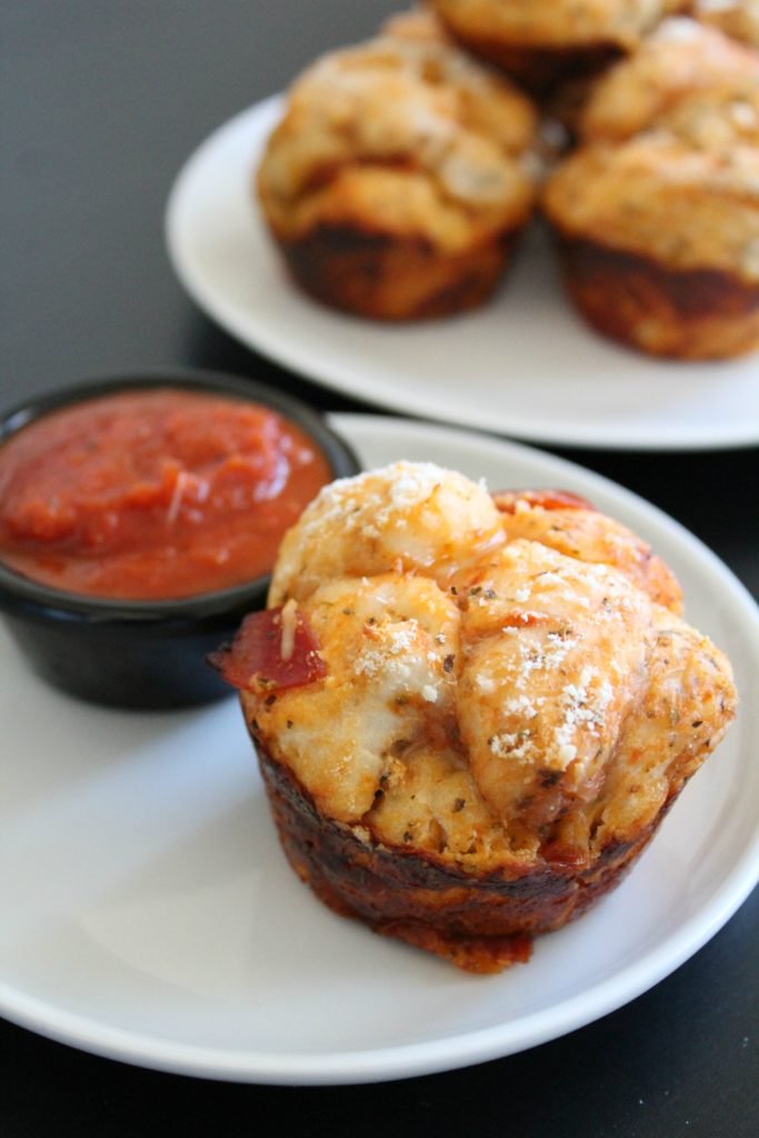 mildmeandering's tweet photo. Pepperoni Pizza Poppers – A quick and easy snack or meal with all of your favorite pepperoni pizza flavors! https://t.co/ODYGgKauhZ