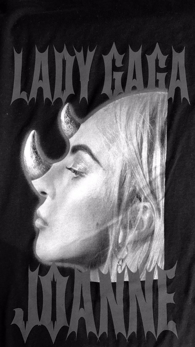 LadyGagaLGN's tweet photo. Giving away this shirt! Follow and retweet to enter !! #JoanneWorldTour #LadyGaga https://t.co/2Y59qcnlTz
