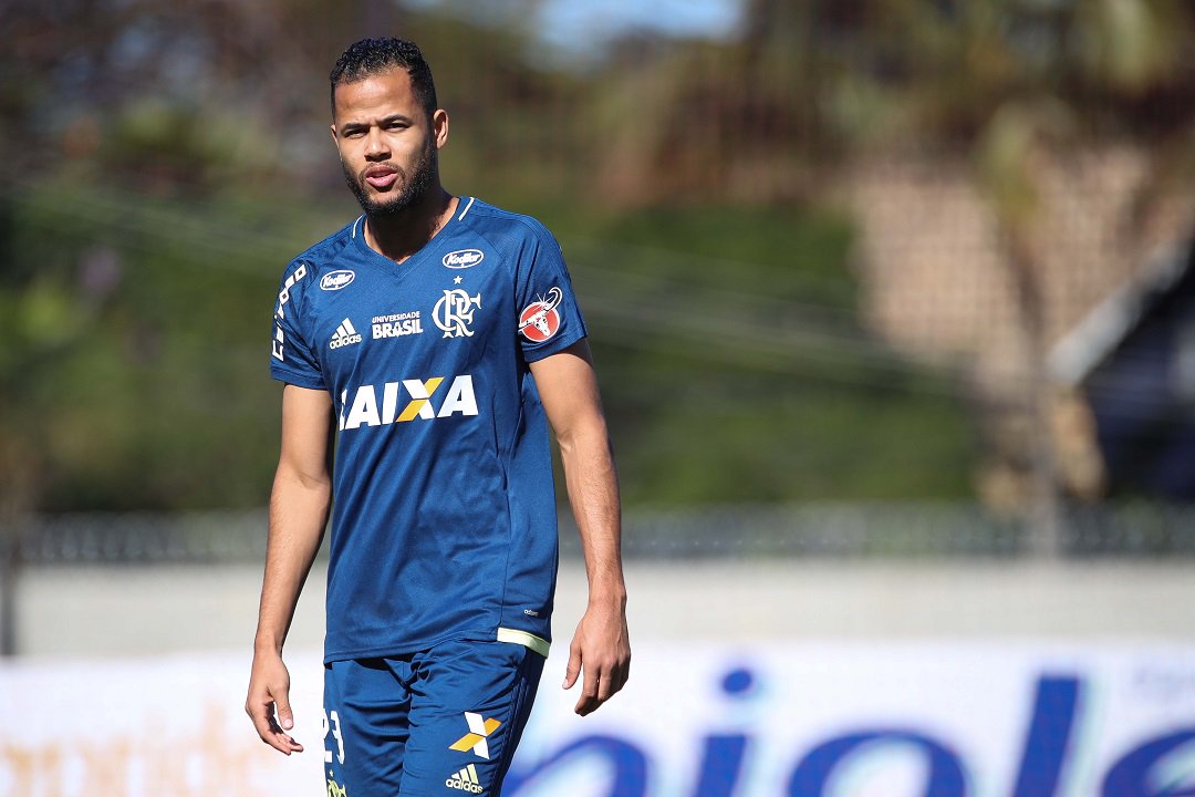 Flamengo's tweet photo. Geuvânio e Rhodolfo trabalham forte para voltarem à ação vestindo o Manto Sagrado! #VamosFlamengo https://t.co/BJU4rv0zOJ