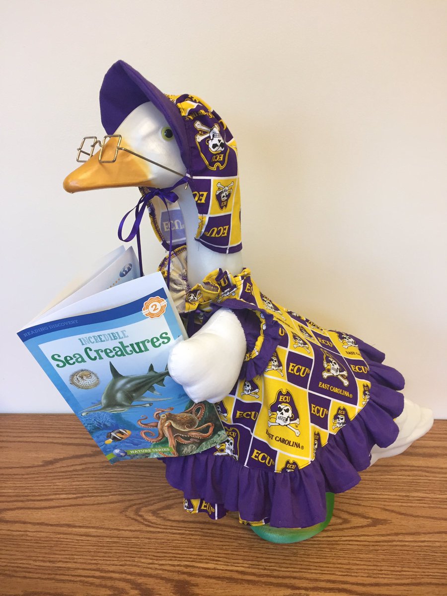 Wave_Wahoos's tweet photo. Mother Goose has been reading about sea creatures this summer. What have you been reading this summer? https://t.co/5bKp7eFMqU
