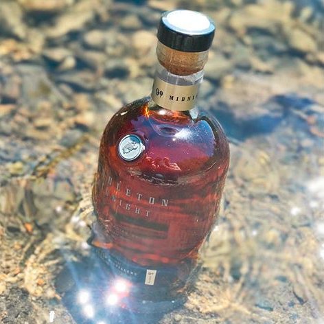 Whisky in the water. #PendletonMidnight [📷Jordyn Low]