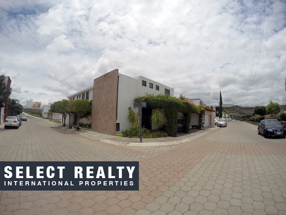 jessvalso's tweet photo. #casaenventa #Queretaro #selectrealtyintproperties #selectinmobiliariaqro #selectrealtyqro #venta #invierteqro #inversionistas #Hogar #qromx https://t.co/gNPnOBn6Ti