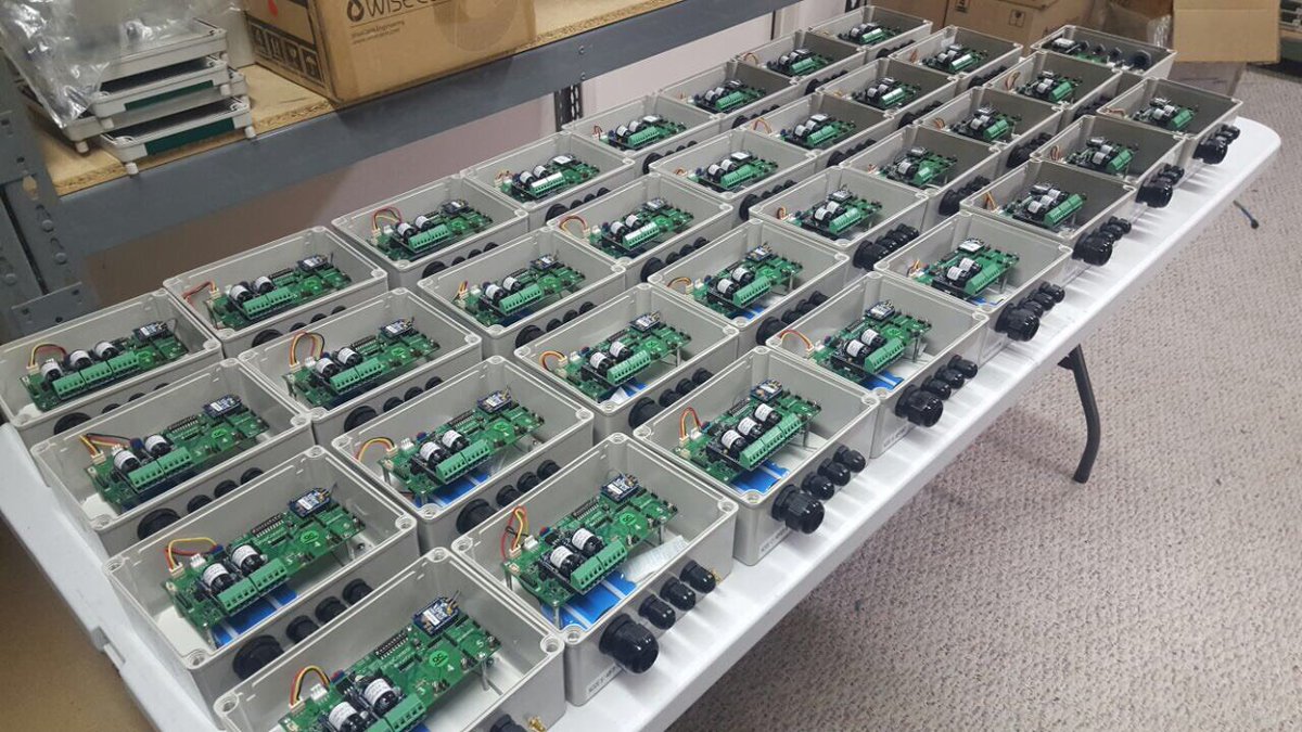 WiseconnUSA's tweet photo. Preparing another big shipment for irrigation automation. Over 70 valves on 1 #blueberry ranch. #DropControl @WiseConn https://t.co/HSf7WsAW9y