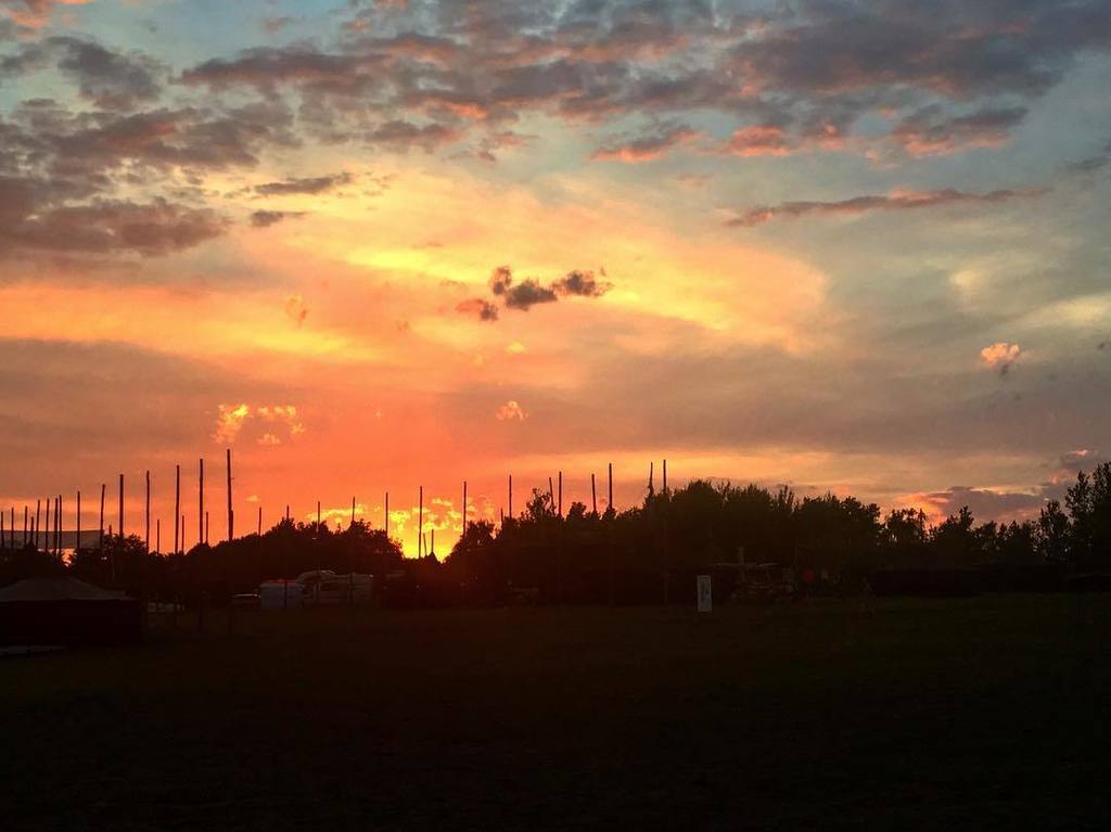 lukaszintel's tweet photo. Sonnenuntergang auf dem #Bundeslager des @vcp_de in #Wittenberg #pfadfindenshots #pfadfinden #igerspfadfinden #igpfadfinden #weitblick2017 … https://t.co/NJRsuOwqdu