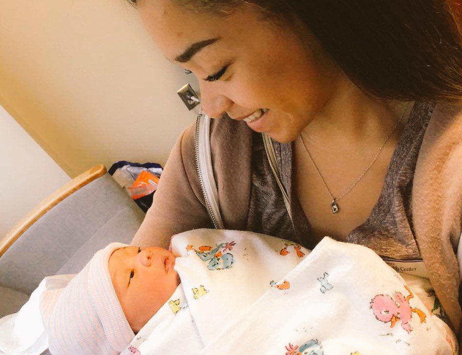 ArayaSunshiine's tweet photo. A healthy, beautiful baby girl๐Today was life changing; my heart is so full! #babyrylee https://t.co/rQGjUGGqAL