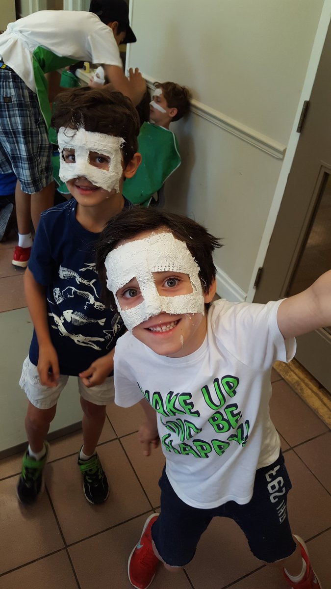 jawbreakers2017's tweet image. Making scary masks in Arts &amp;amp; Crafts, and Kangoo - just two of the awesome activities the @jawbreakers2017 did @banburykidscamp today!