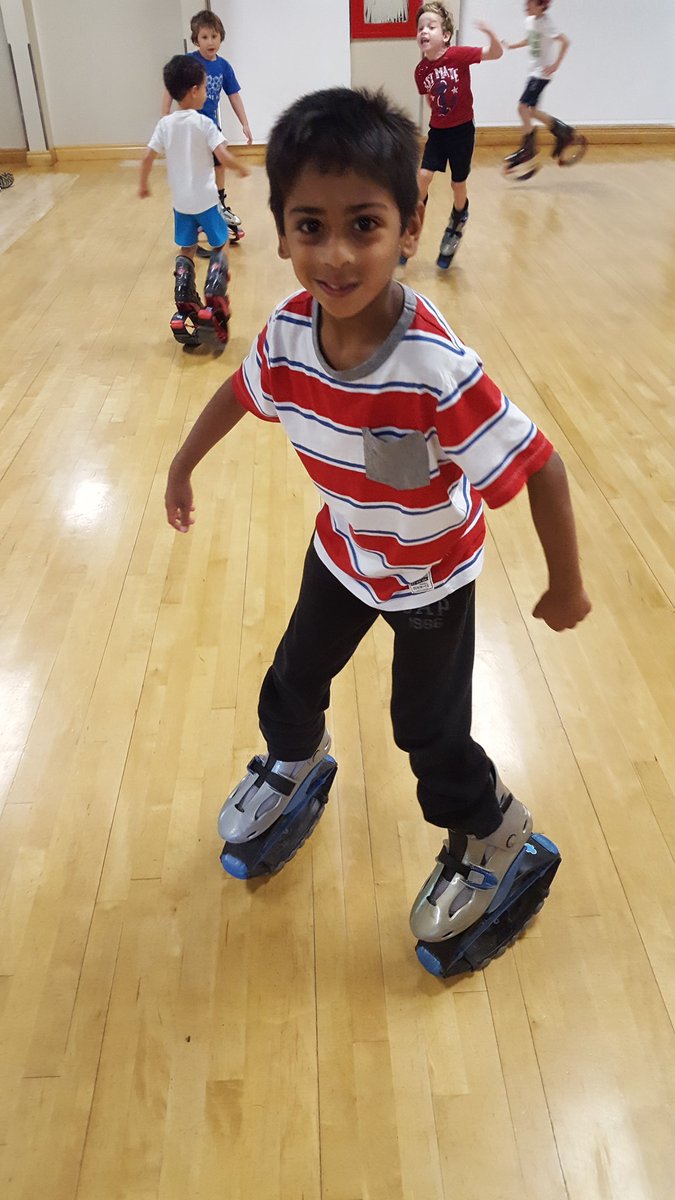 jawbreakers2017's tweet image. Making scary masks in Arts &amp;amp; Crafts, and Kangoo - just two of the awesome activities the @jawbreakers2017 did @banburykidscamp today!