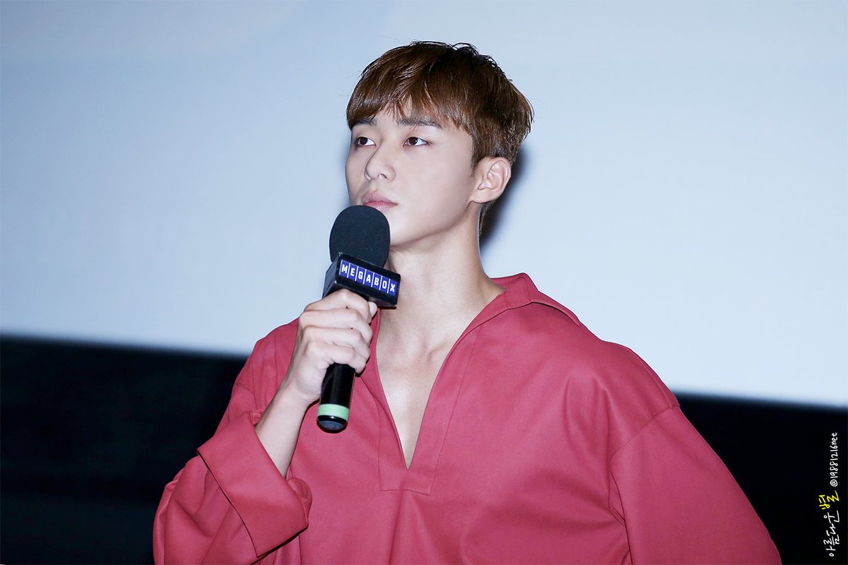 KHPH_wang's tweet photo. [170729] HQ photo '청년경날 무대인가'

© @19881216net 

#ParkSeoJoon #박서준 #朴叙俊 #MidnightRunners #청년경찰 @BN_SJ2013 https://t.co/LGpoRnZnS4