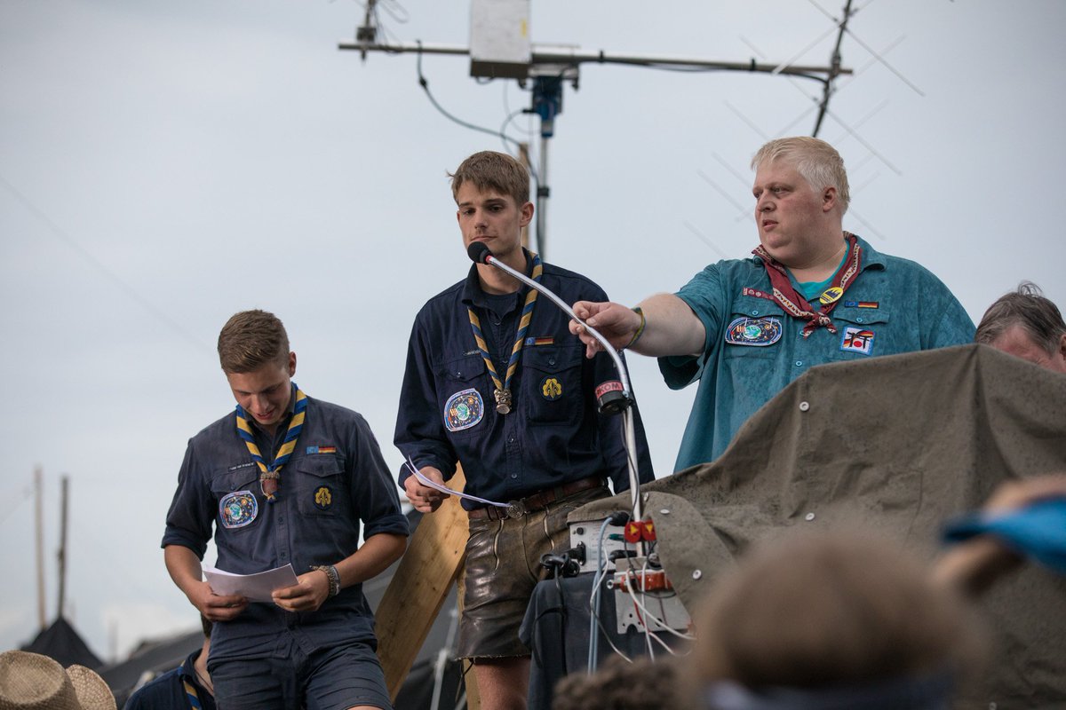 dlienert's tweet photo. Das gibts nur auf dem #Bula2017 -  per Funk konnten Pfadfinder Fragen direkt an die Astronauten der #ISS stellen: https://t.co/qE0XpcduY9 https://t.co/L7c2wux9lw