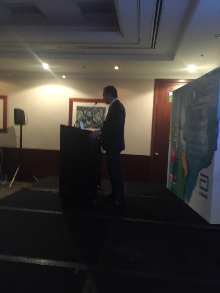 leolasave's tweet photo. Dr @omendiz nos habla sobre TAVI en la recta final del Curso Fellows @SOLACI3 @solaci_congress https://t.co/d2j9xPH96E