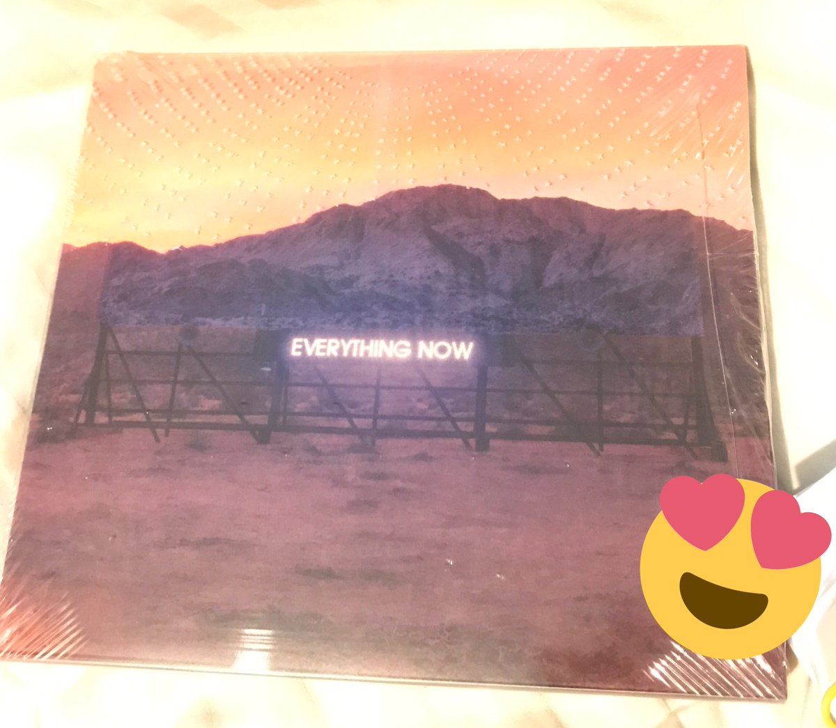 nilenaid's tweet photo. @arcadefire Born in a ๐ mine, it's all around you but you can't see it... #everythingnowaf https://t.co/PceGwuEwOE
