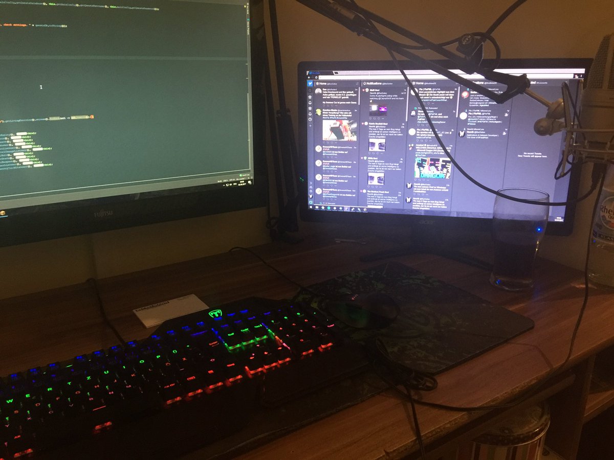 BierDoktor's tweet image. Next session #LateNightCoding