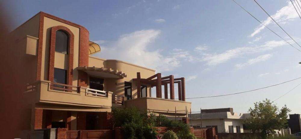 JageerdarPK's tweet photo. One kanal, triple story house,
#highclasshomes #highclassproperties #NA260 #firstglance #houses #propertiesinpaksitan #housrforsale https://t.co/Ye9Gh4CVuv