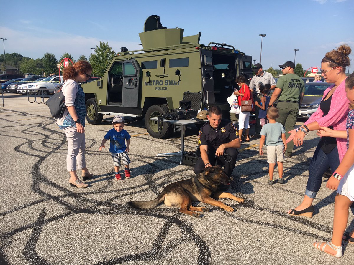 veramay11's tweet photo. Let's get this party started! The team and guest at #1841 are ready to celebrate NNO 2017! #G190NNO  #D170NNO @Jon_Mehm31 @buckeyeshaun https://t.co/hRBGARFfzZ